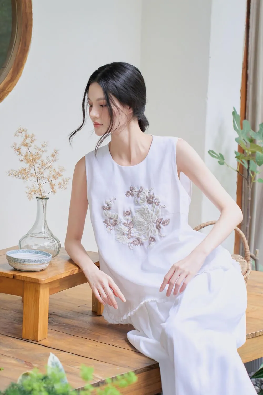 Cuc Straight Sleeveless Linen Top