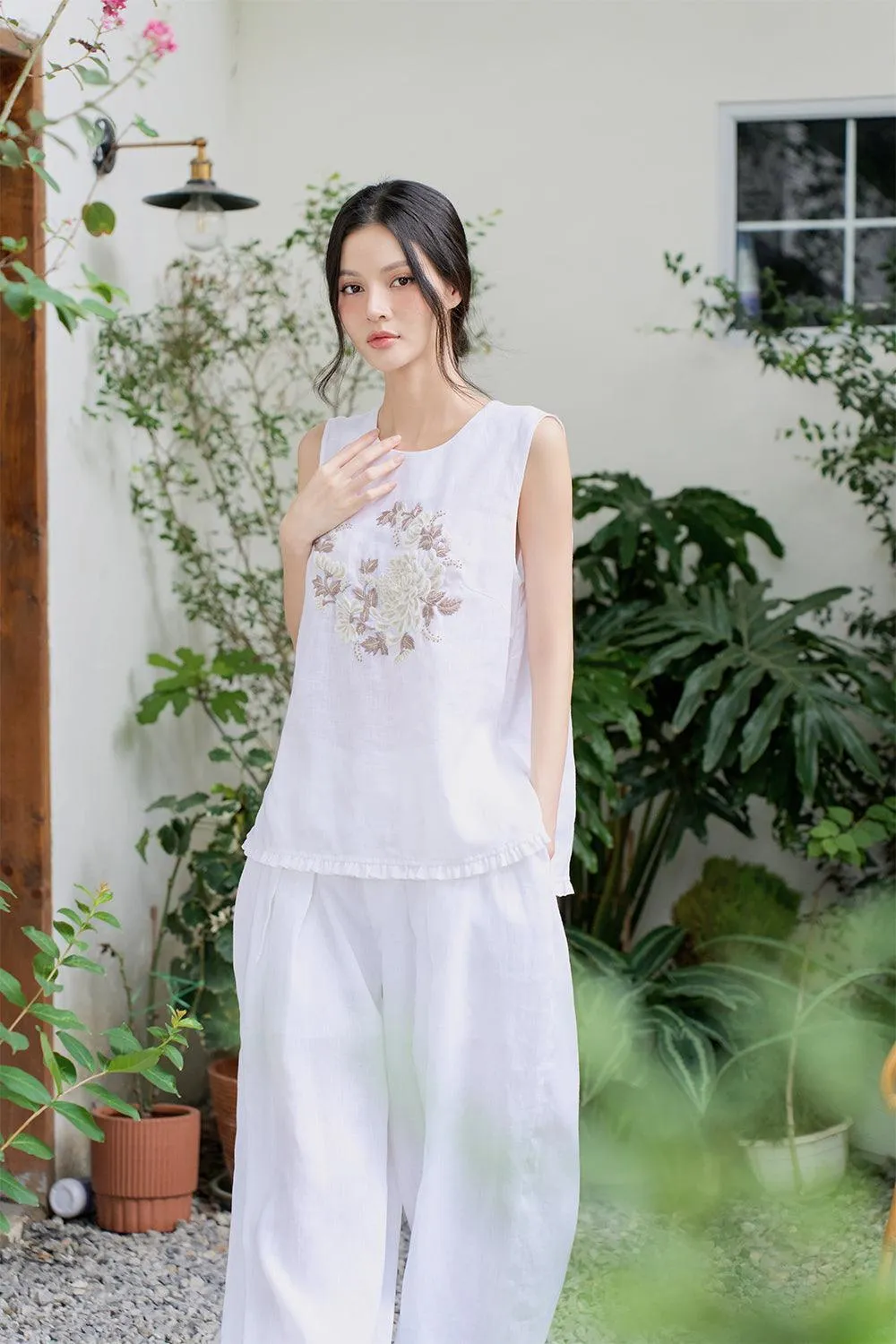 Cuc Straight Sleeveless Linen Top