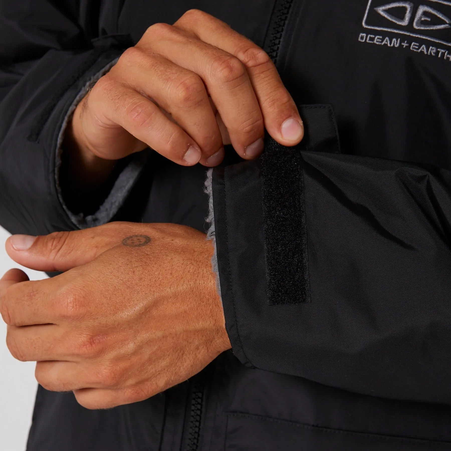 O&E Super Storm Hooded Poncho