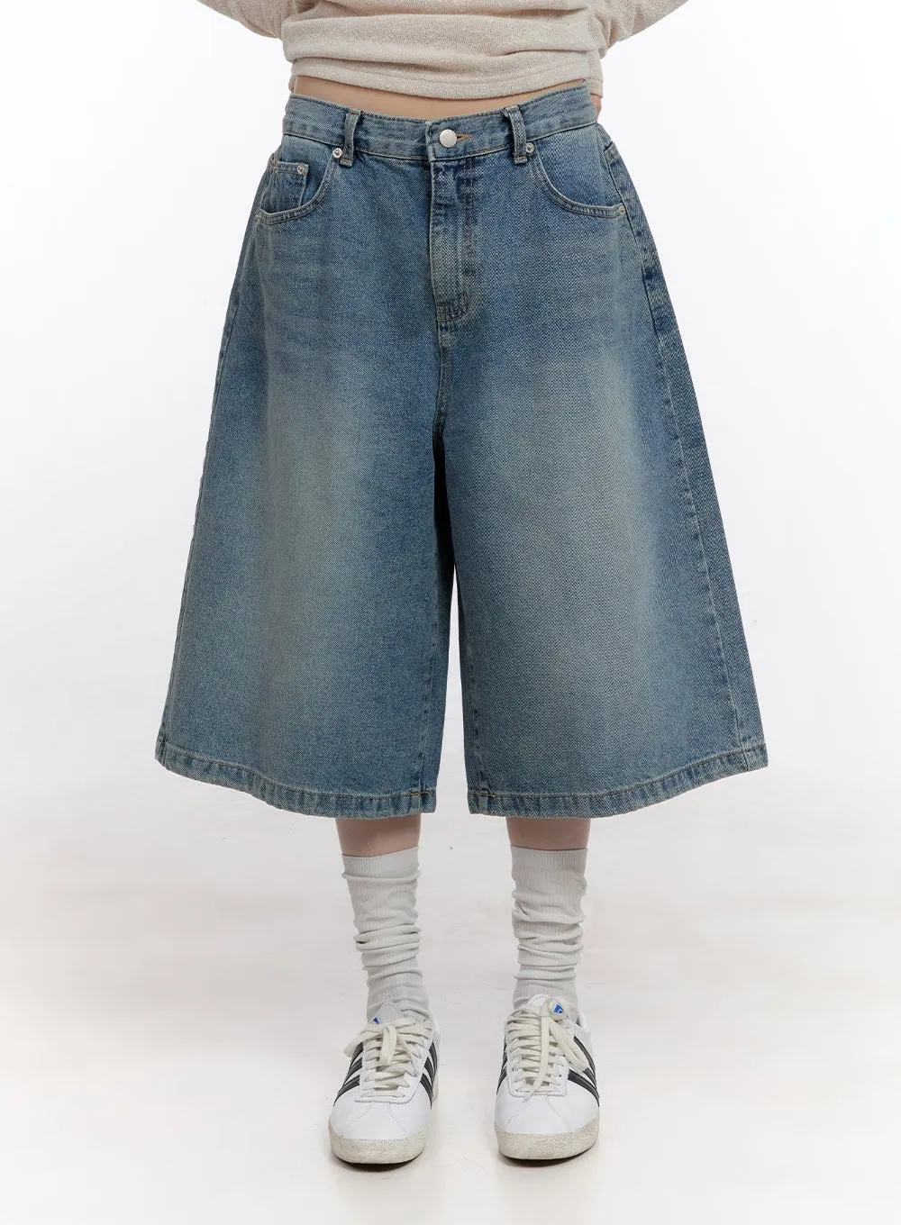 Relaxed-Fit Bermuda Denim Pants CF512